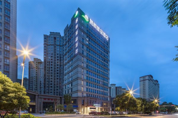 晨楓臻品酒店(九江火車站萬達(dá)廣場(chǎng)店)
